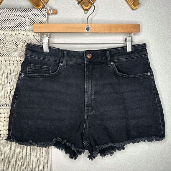 H&M Divided Black High Waisted Jean Shorts Size 10 - Picture 1 of 6